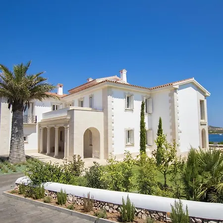 Es Castell Villa *